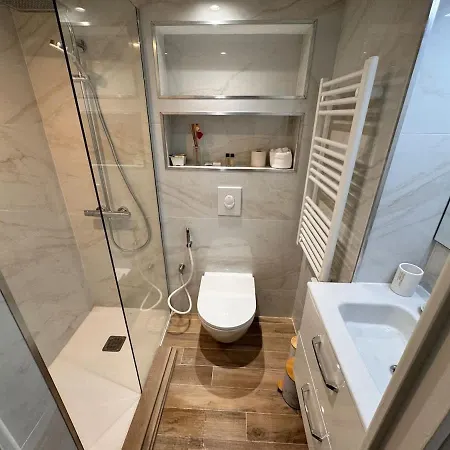 With Mezzanine 3 Minutes To Sea Vakantiehuis