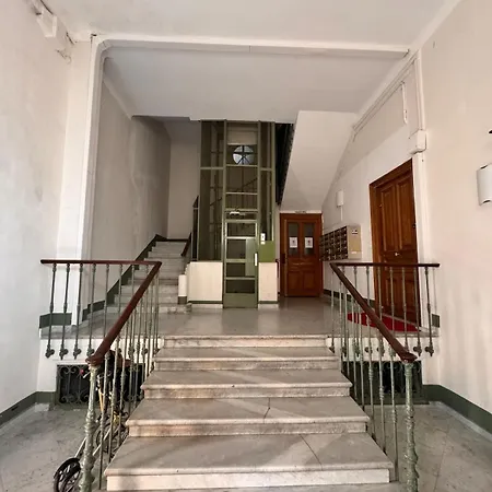 With Mezzanine 3 Minutes To Sea