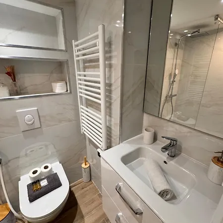 With Mezzanine 3 Minutes To Sea Holiday home